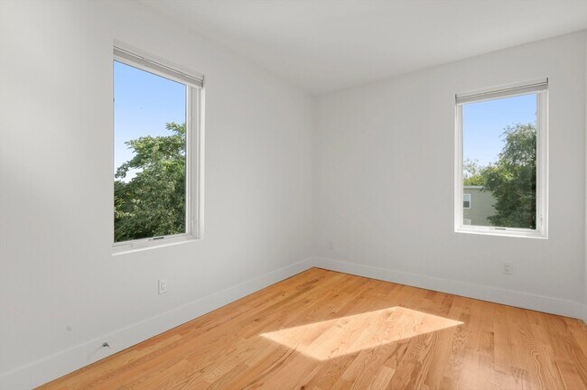 Building Photo - 42 Dennis St