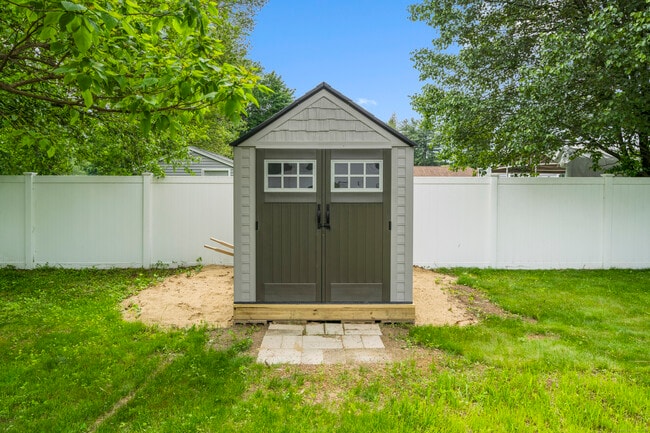 Building Photo - 31 Varno Ln