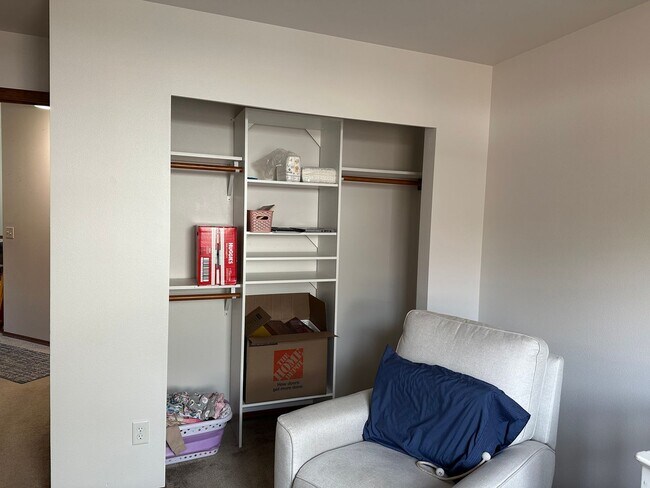 Building Photo - Ferndale 3 Bedroom 2 bath Rambler Small Pe...