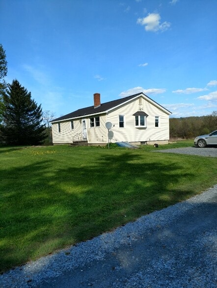 Building Photo - 1408 Latham Rd