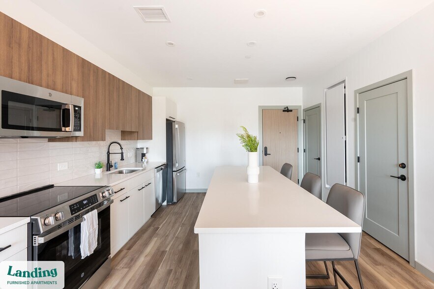 Building Photo - 39 Railroad Ave