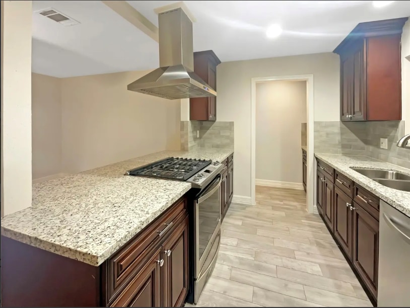 Building Photo - 12107 Pompton Dr