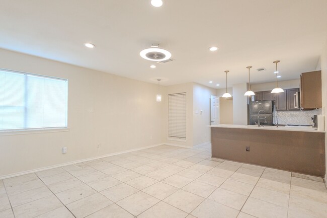 Building Photo - Nice and roomy one bedroom, First floor fl...