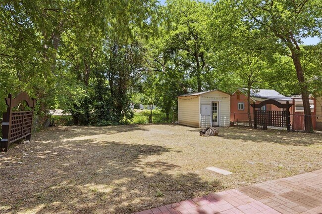 Building Photo - 6802 Villita Avenida