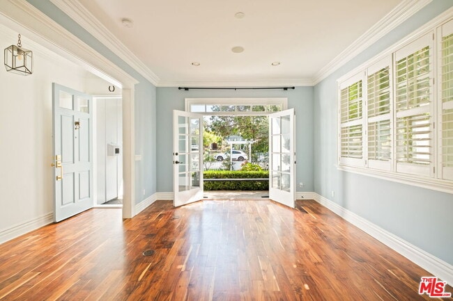 Building Photo - 765 N Almar Ave