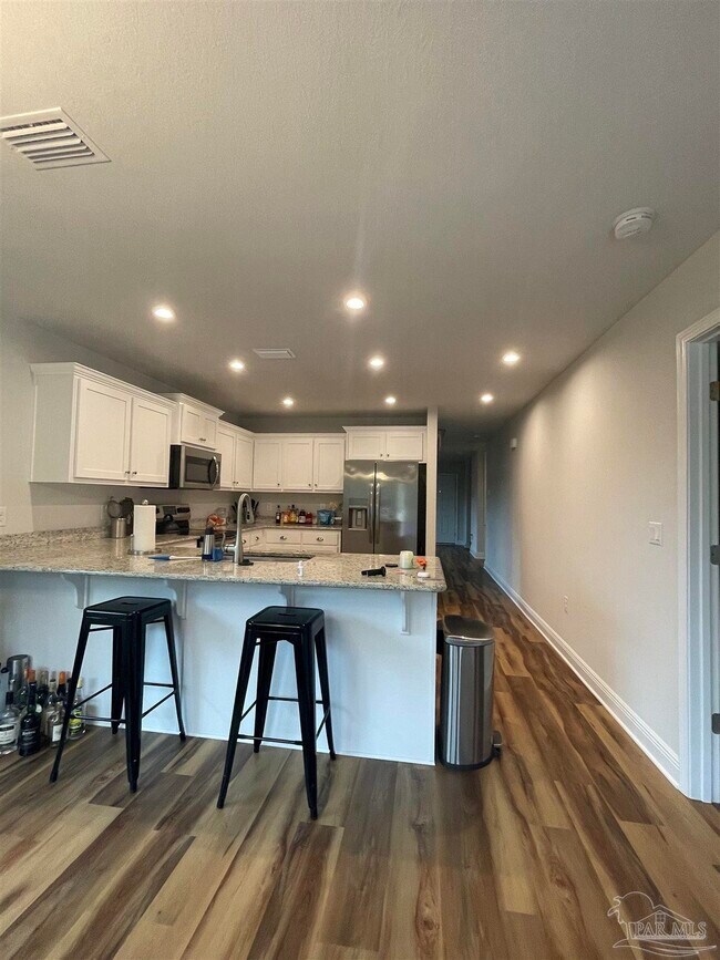 Building Photo - 7130 Sonny Dr