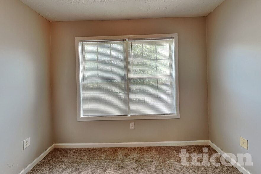 Building Photo - 1047 Wedgewood Ct NE