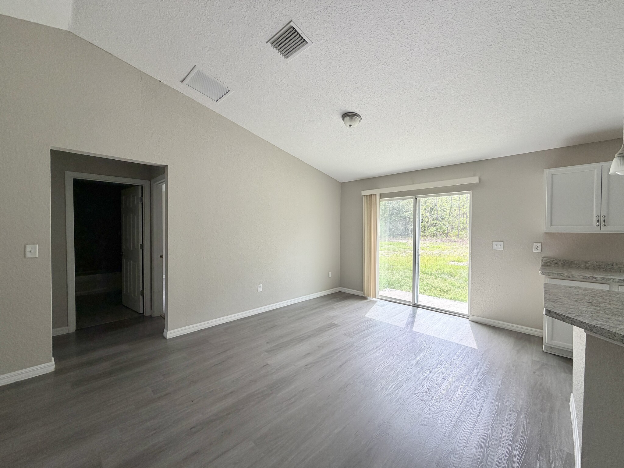 Building Photo - 853 Marion Oaks Mnr