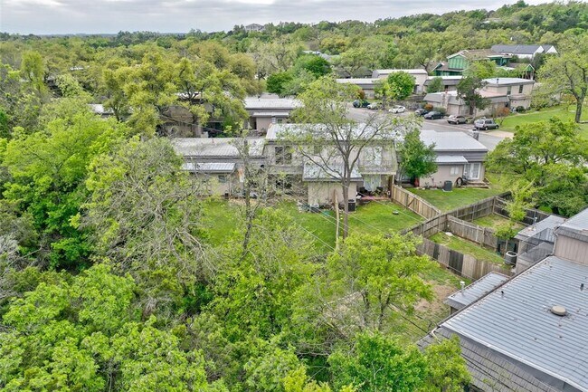 Building Photo - 709 Castle Ridge Rd