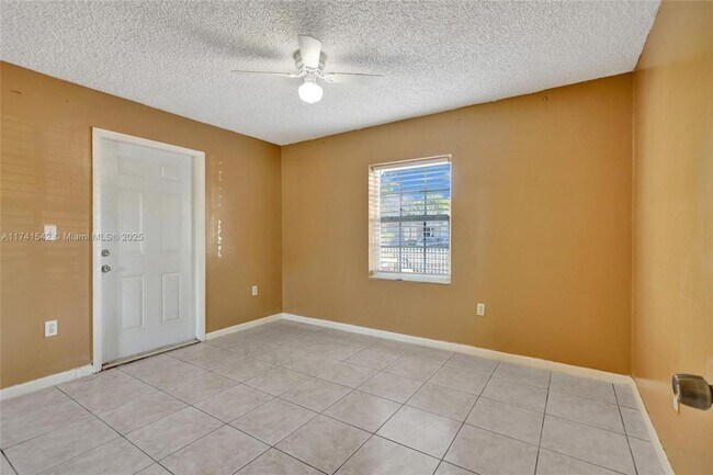 Building Photo - 3 bedroom in North Miami FL 33168