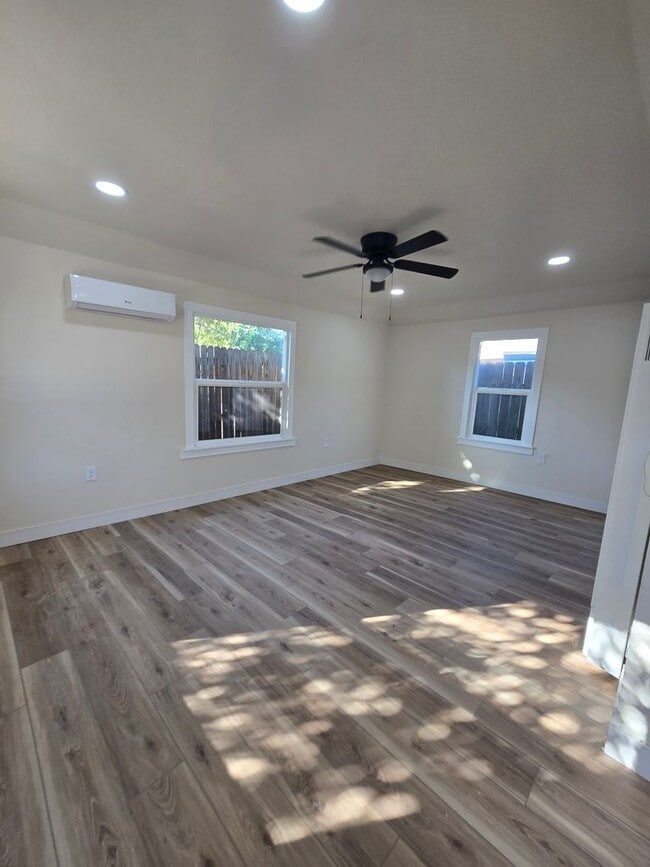 Primary Photo - 1 Br 1 Ba available now