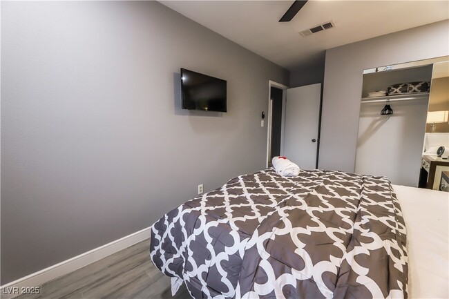 Building Photo - 5301 Opuntia St