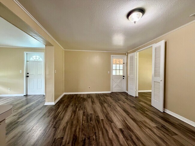 Building Photo - 1809 Richter Ln