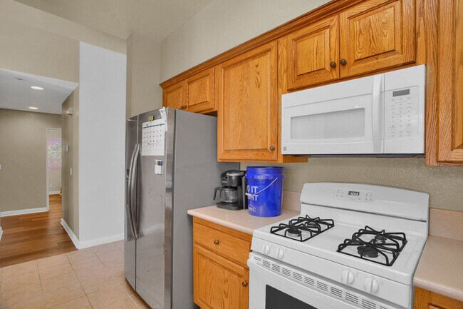 Building Photo - 40170 Tanager Cir