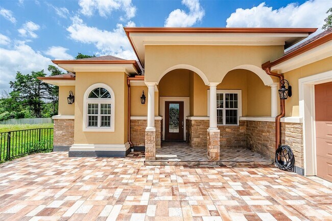 Building Photo - 295 Pine Valley Loop