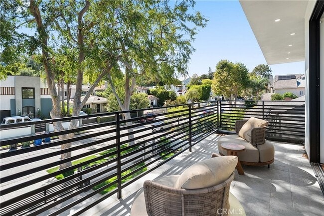 Building Photo - 14519 Greenleaf St