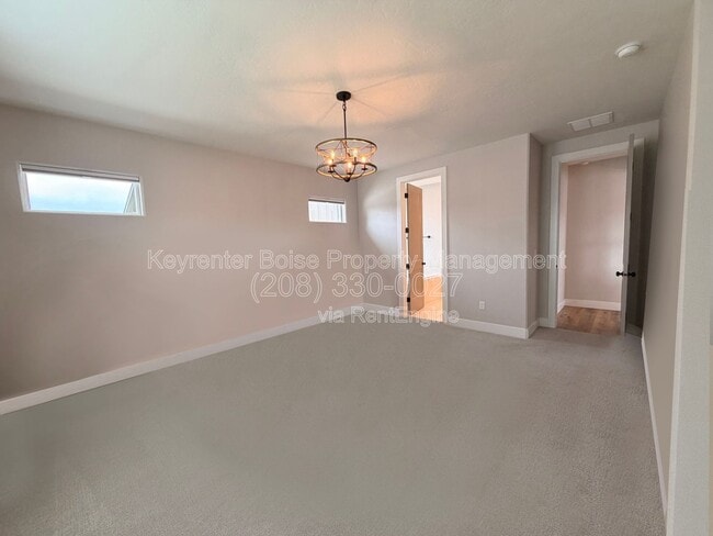 Building Photo - 8423 W Brooks Dr