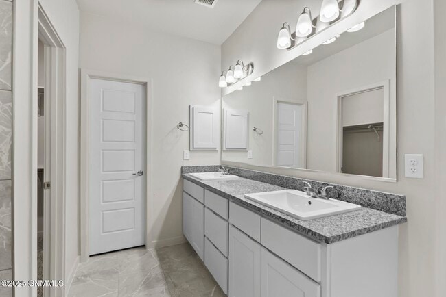 Building Photo - 3684 Springhaven Lp