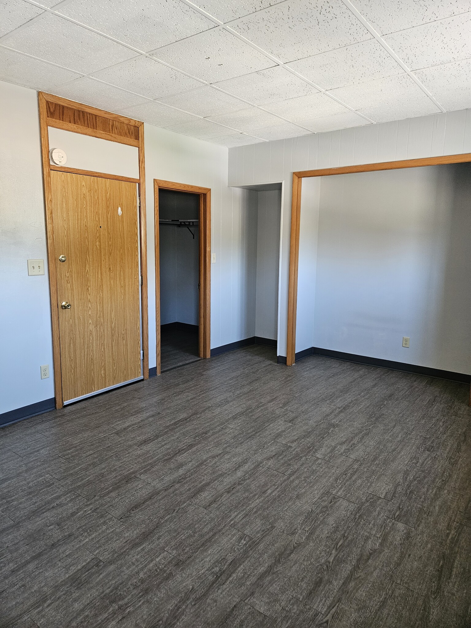 Entrance door - 1106 W Wisconsin Ave