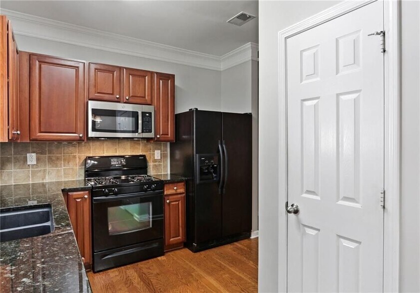 Building Photo - 9830 Murano View