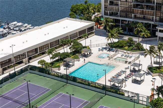 Building Photo - 1901 Brickell Ave
