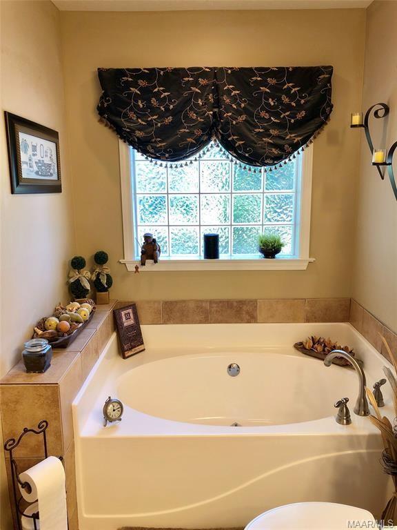 Building Photo - 9225 Harrington Cir