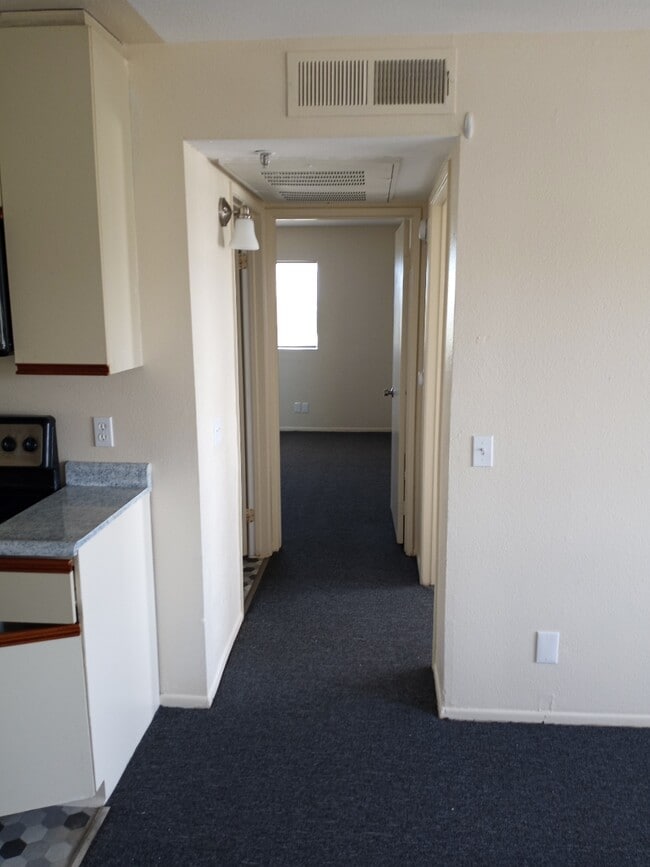 Building Photo - 445 Landfair Ave