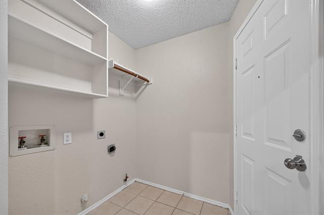 Building Photo - 3960 Bexhill Dr