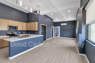 Building Photo - 401 Central