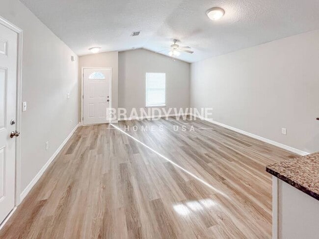 Building Photo - 5301 Oaktrail Ln