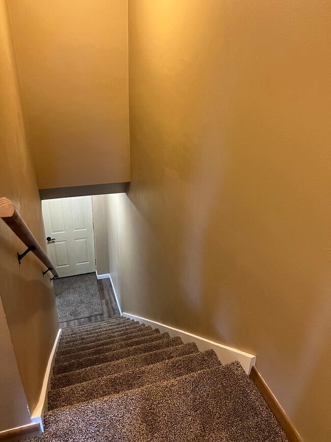 Building Photo - 702 Gertrude St