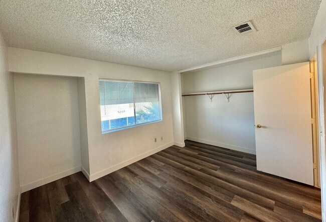 Building Photo - Condo with Garage Attached for rent!