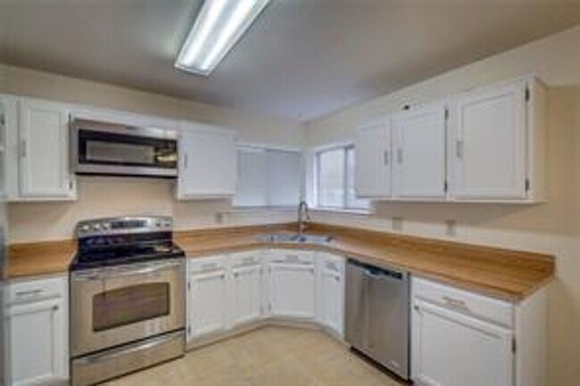 Building Photo - Quiet Rowlett Gem with High Ceilings & Private Backyard