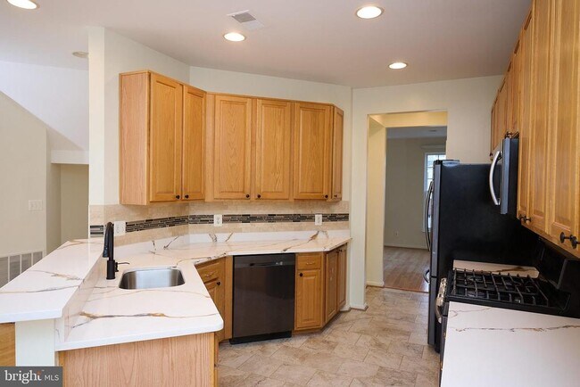 Building Photo - 43259 Sunderleigh Square