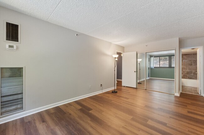 Building Photo - 5911 Edsall Rd