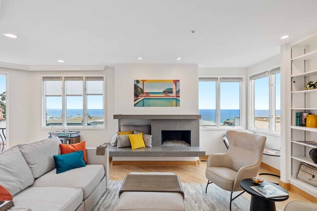 Building Photo - 121 Marine Pl