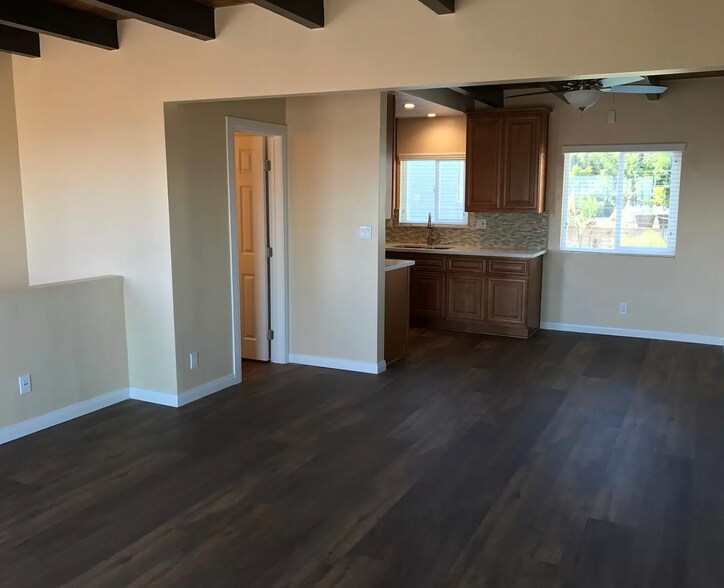 Living room - 708 W 32nd St