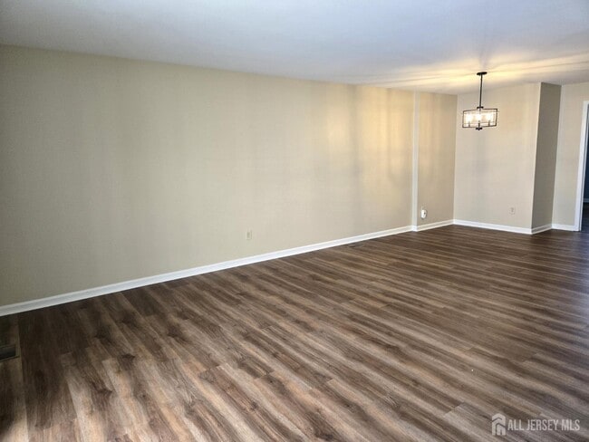 Building Photo - 49 Alexandria Way