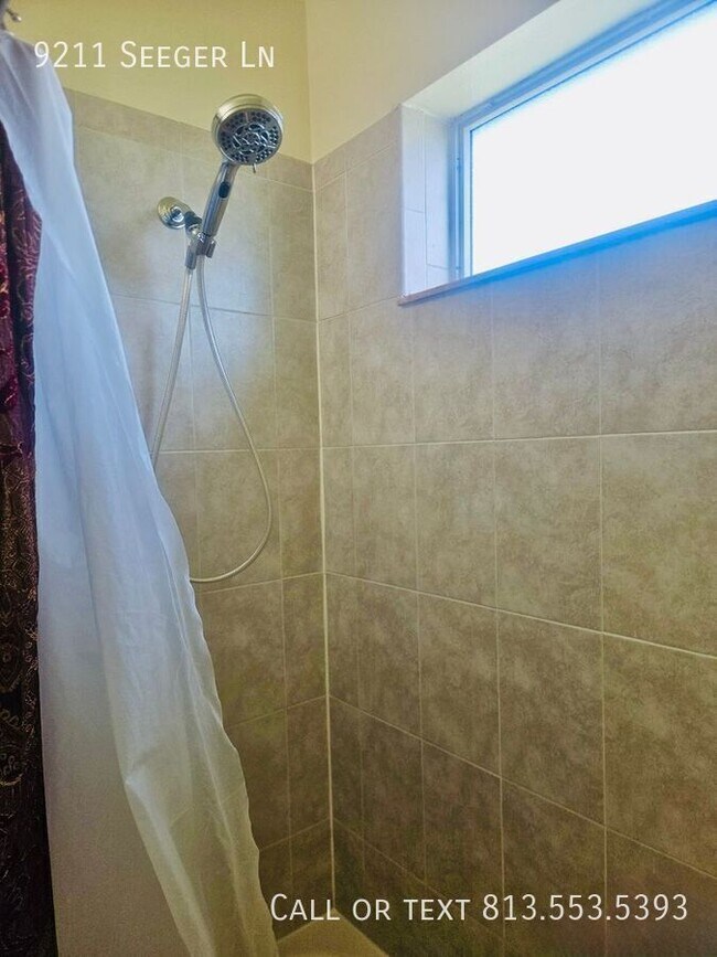 Building Photo - 9211 Seeger Ln