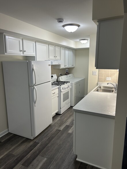 Building Photo - 7902 164th Pl