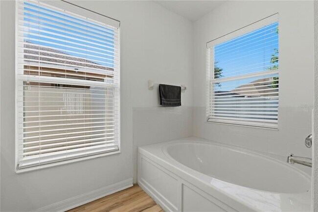 Building Photo - 19406 Sunset Bay Dr