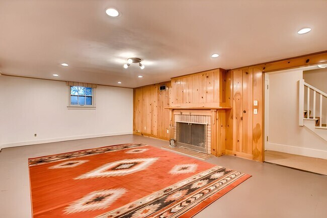 Building Photo - Beautiful Dream Home in the Southwest Hills! Call now to live amongst the trees!