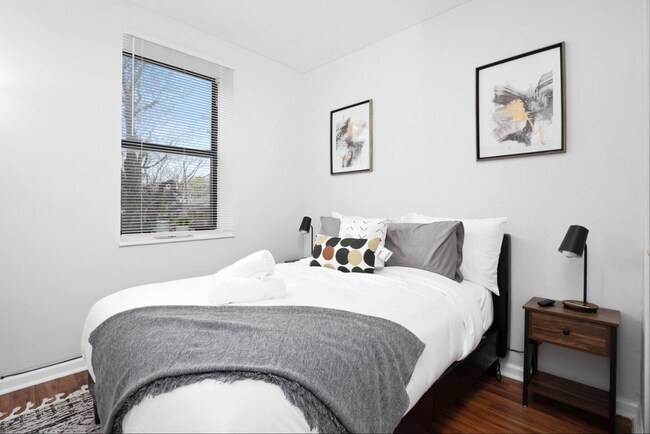 Building Photo - Pershing Properties