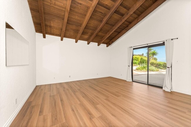 Building Photo - 3636 Malibu Country Dr