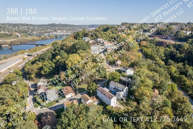 Building Photo - 904 Hilltop St