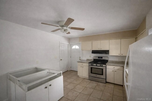 Building Photo - 46 Elmira St