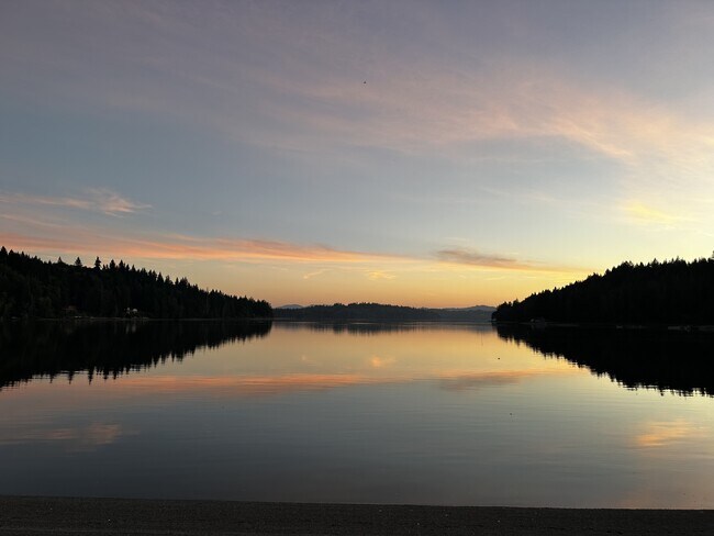 Building Photo - 111 E Driftwood Circle East