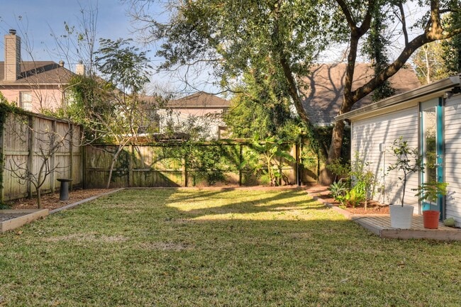 Building Photo - 5912 Auden St