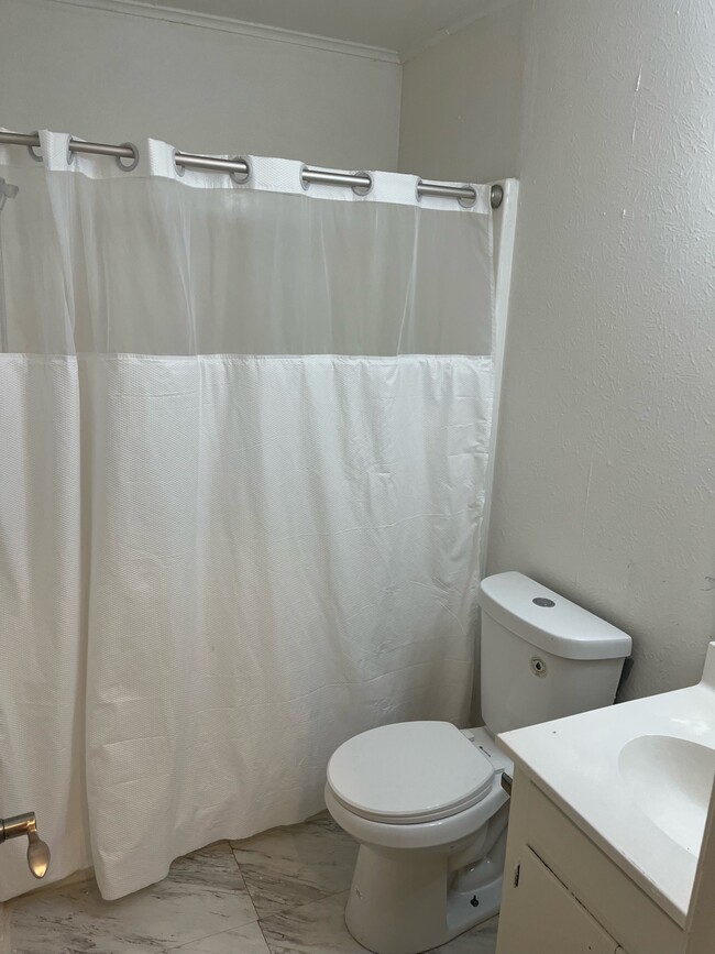 Building Photo - 2524 Downs Cir