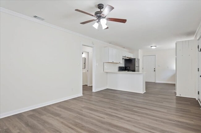 Building Photo - Spacious 2-Bedroom, 2-Bathroom Home in Savannah, GA